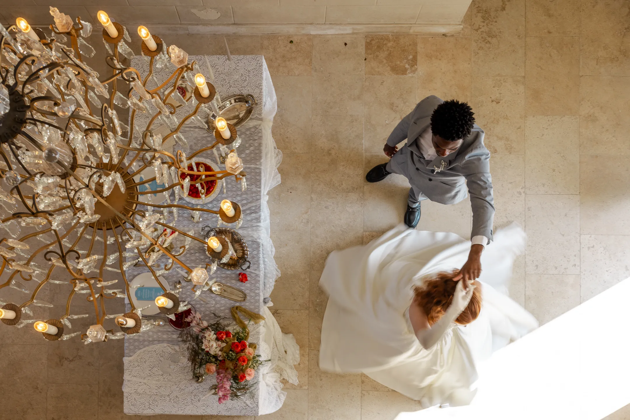 Documentary wedding photography on digital at a château in the South of France by Liza Holiarchuk.