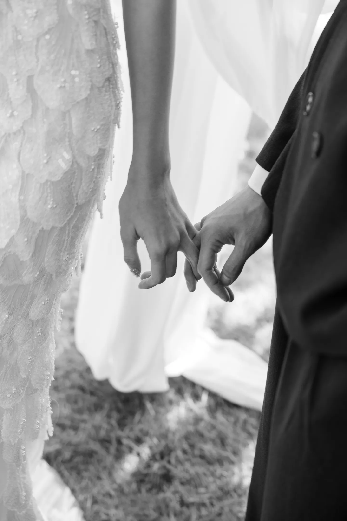 Candid wedding photography on digital in Berlin, Germany by Liza Holiarchuk.