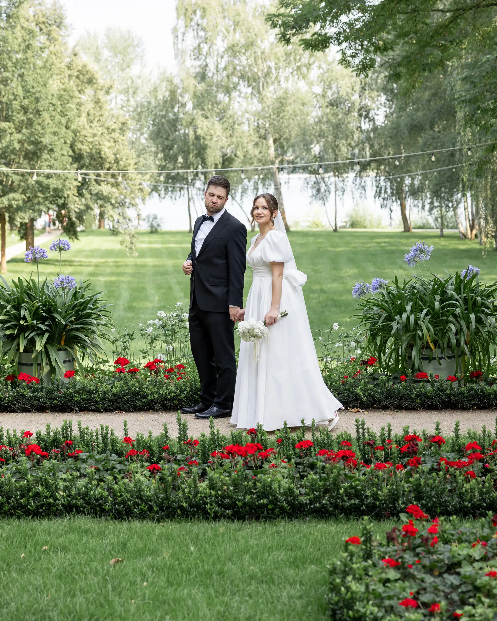 Documentary wedding photography on digital in Provence, France by Liza Holiarchuk.