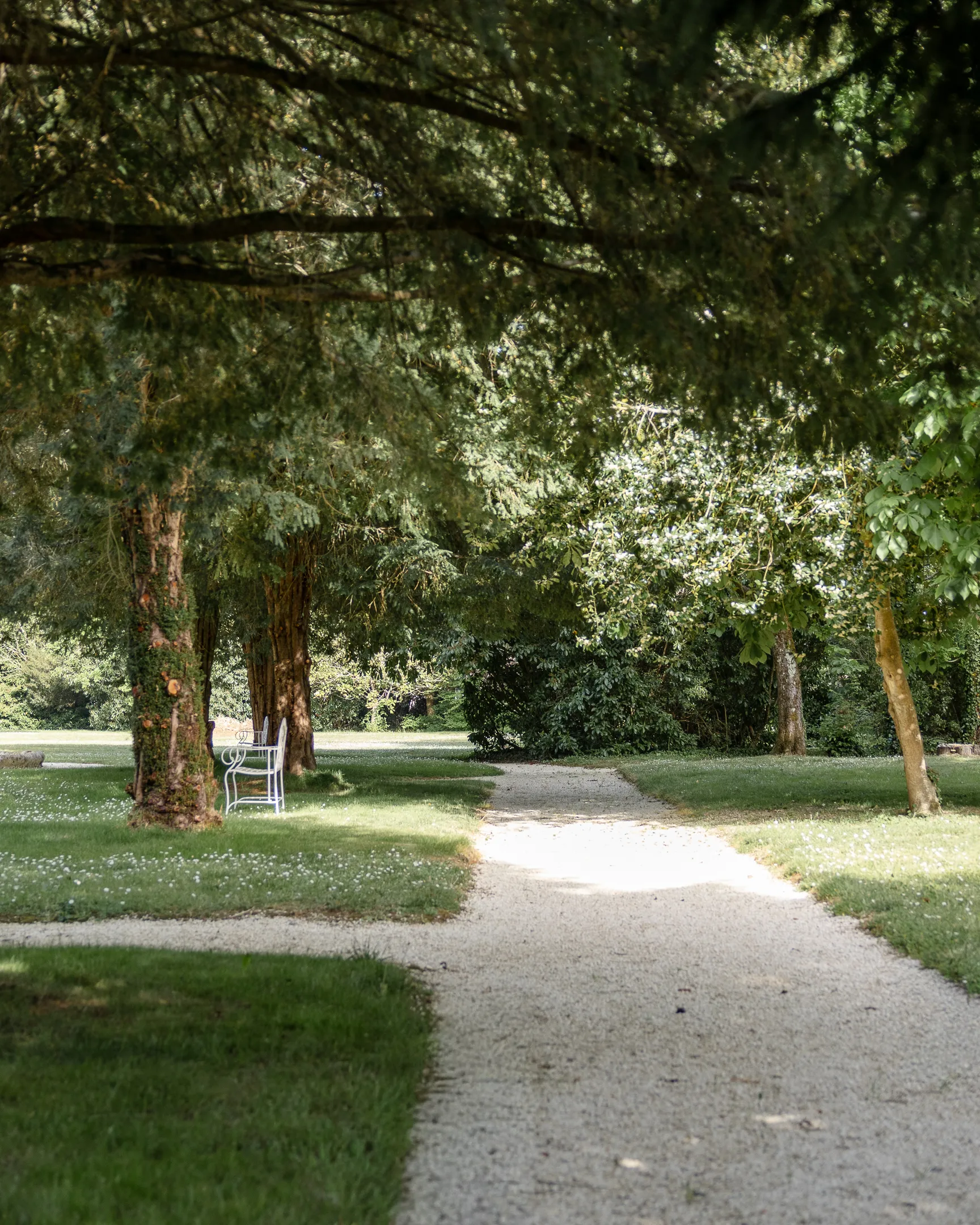 Ceremony detail at Château de la Couronne, Charente, France (photo 31)