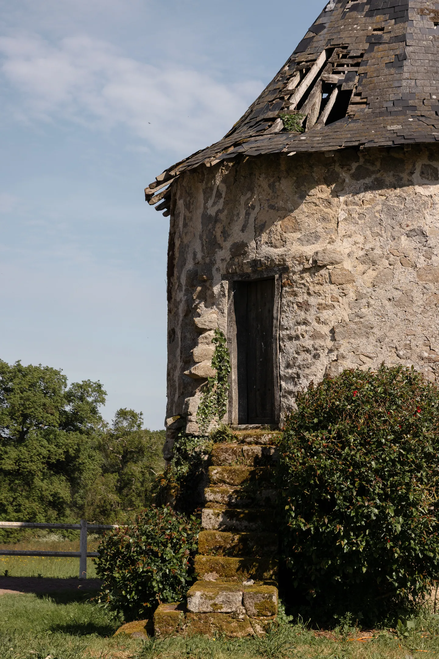 Architectural detail at Le Domaine du Châtelier, France (photo 5)